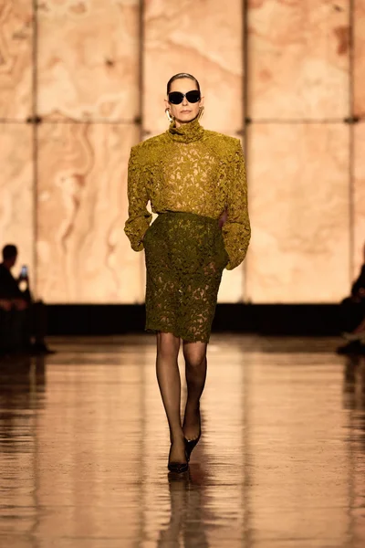 Look 30
